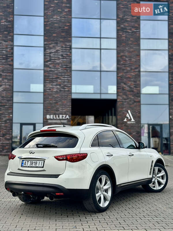 Внедорожник / Кроссовер Infiniti FX 30 2010 в Черновцах