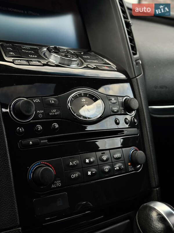 Внедорожник / Кроссовер Infiniti FX 30 2010 в Черновцах