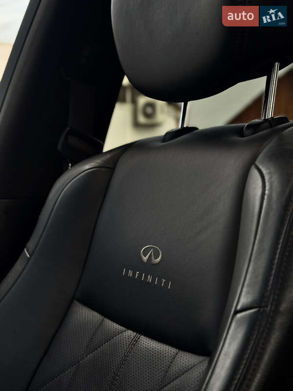 Внедорожник / Кроссовер Infiniti FX 30 2010 в Черновцах