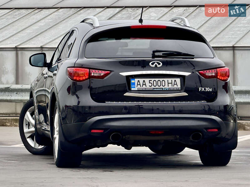 Внедорожник / Кроссовер Infiniti FX 30 2012 в Киеве фото 16 Внедорожник / Кроссовер Infiniti FX 30 2012 в Киеве