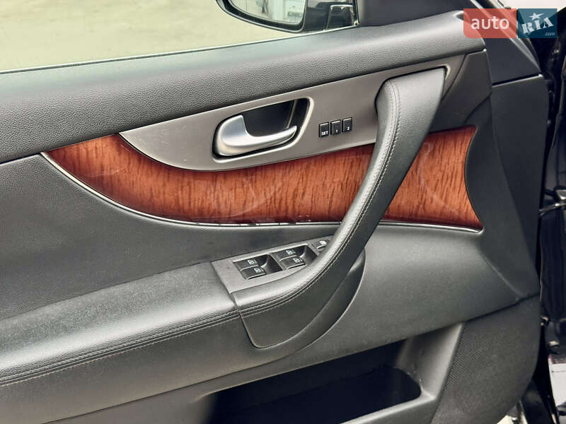 Внедорожник / Кроссовер Infiniti FX 30 2012 в Киеве фото 22 Внедорожник / Кроссовер Infiniti FX 30 2012 в Киеве