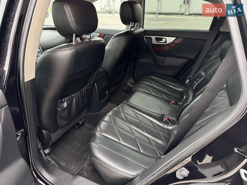 Внедорожник / Кроссовер Infiniti FX 30 2012 в Киеве фото 33 Внедорожник / Кроссовер Infiniti FX 30 2012 в Киеве