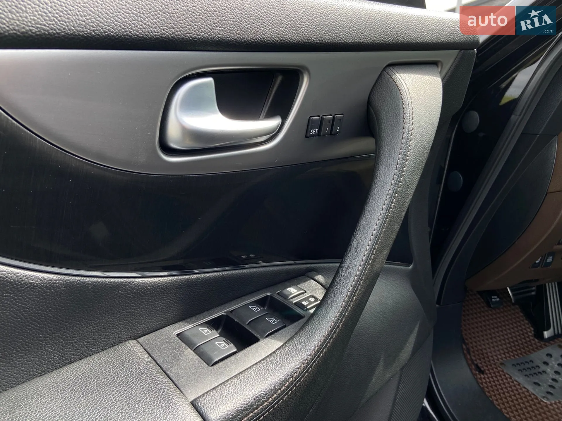 2011 Infiniti FX - мініатюра 17