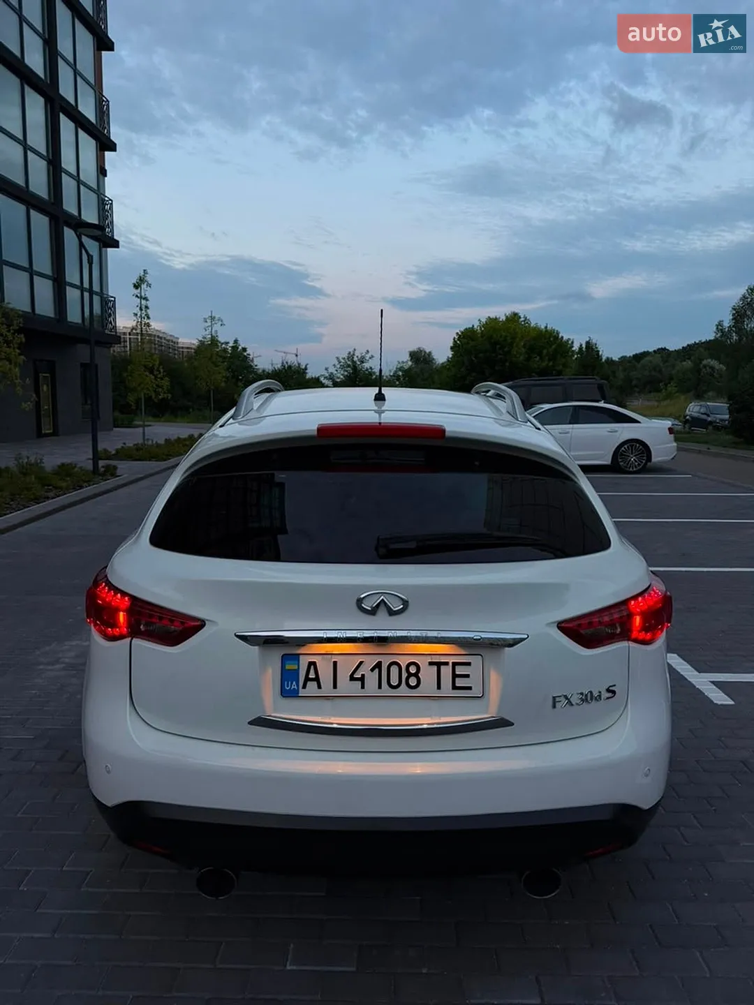 2011 Infiniti FX - мініатюра 4