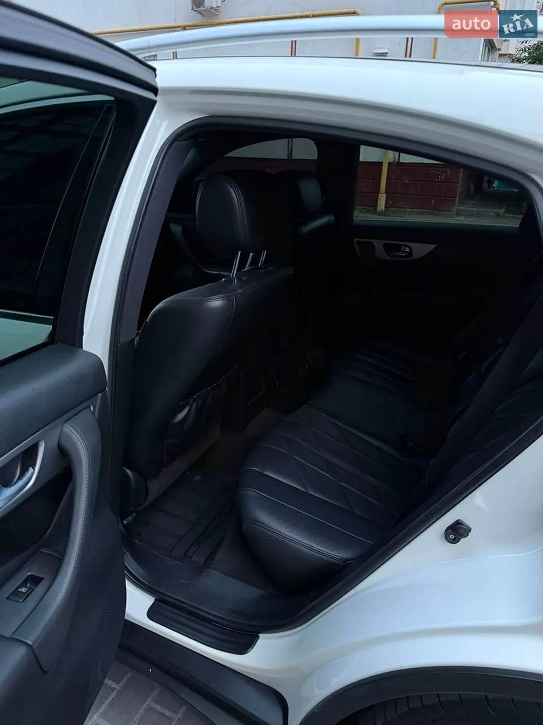 2011 Infiniti FX - мініатюра 13