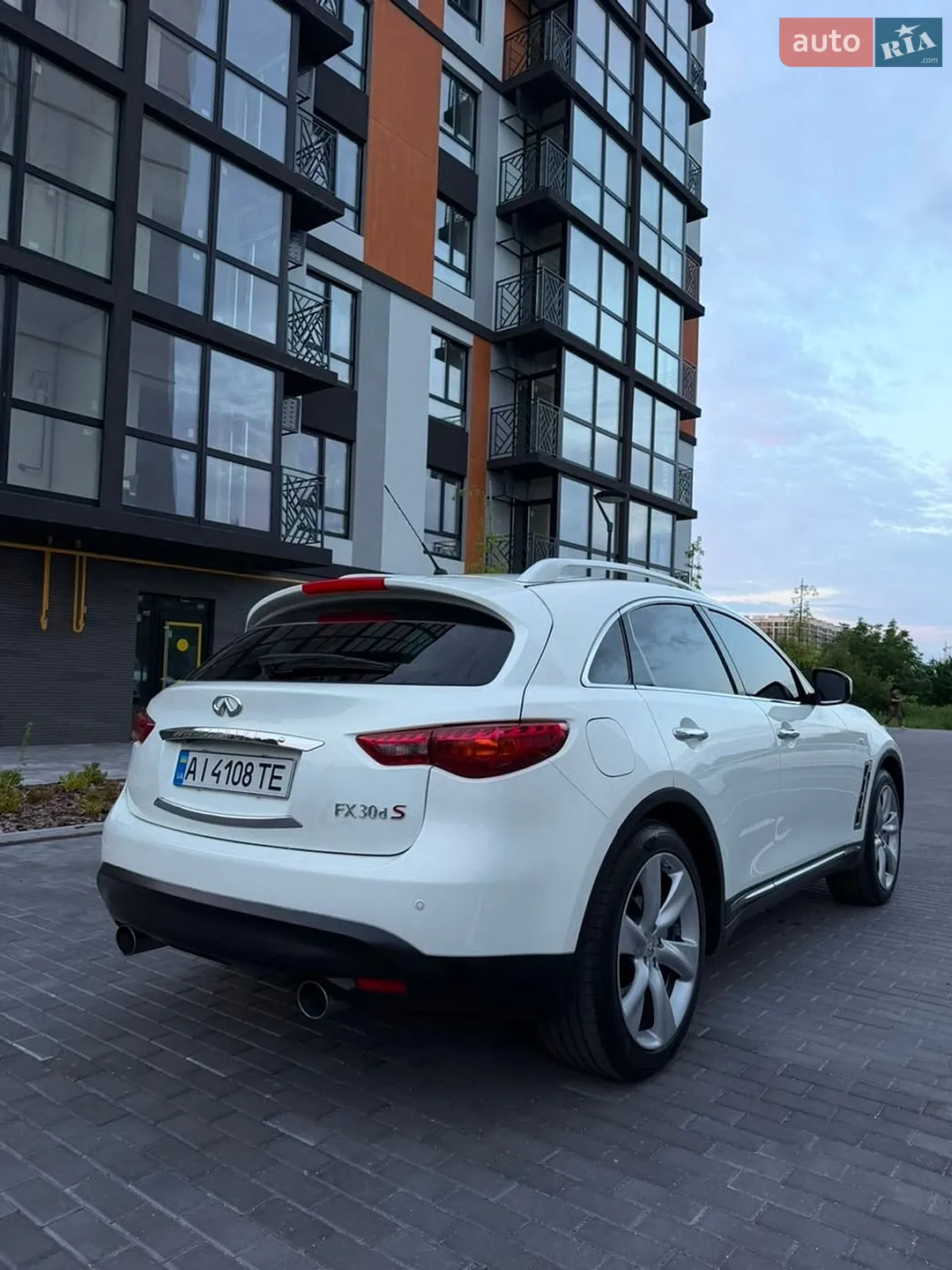 2011 Infiniti FX - мініатюра 21