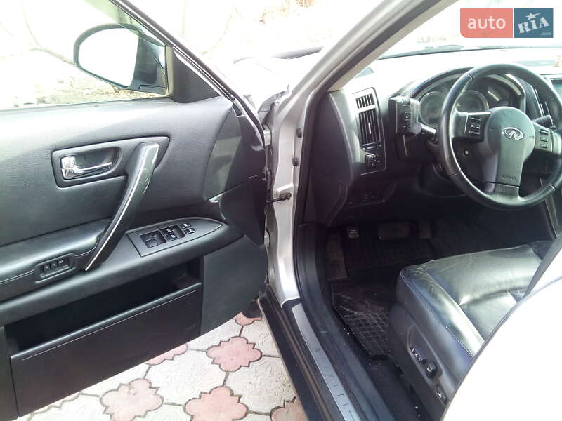 Позашляховик / Кросовер Infiniti FX 35 2006 в Чернівцях