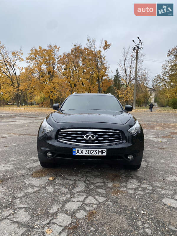 Внедорожник / Кроссовер Infiniti FX 35 2009 в Чугуеве фото 6 Внедорожник / Кроссовер Infiniti FX 35 2009 в Чугуеве