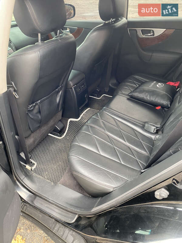 Внедорожник / Кроссовер Infiniti FX 35 2009 в Чугуеве фото 12 Внедорожник / Кроссовер Infiniti FX 35 2009 в Чугуеве