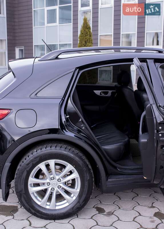 Внедорожник / Кроссовер Infiniti FX 35 2011 в Днепре