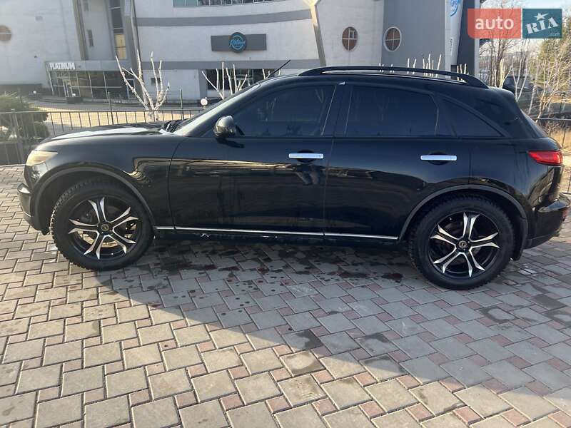 Внедорожник / Кроссовер Infiniti FX 35 2005 в 