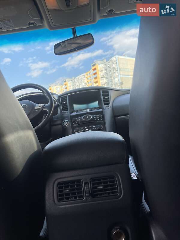 Позашляховик / Кросовер Infiniti FX 35 2011 в Києві