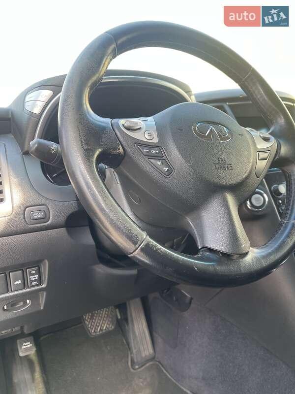 Позашляховик / Кросовер Infiniti FX 35 2011 в Києві