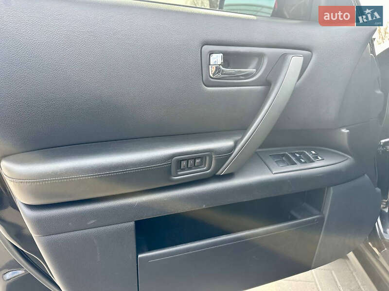 Позашляховик / Кросовер Infiniti FX 35 2006 в Дніпрі