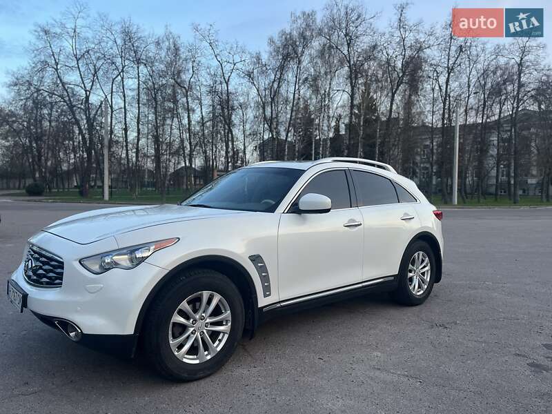 Внедорожник / Кроссовер Infiniti FX 35 2011 в 