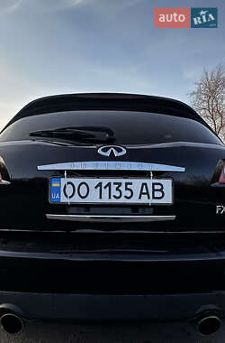 Внедорожник / Кроссовер Infiniti FX 35 2004 в 