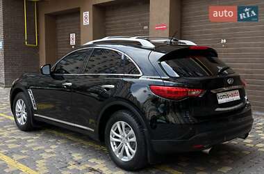 Внедорожник / Кроссовер Infiniti FX 35 2010 в 