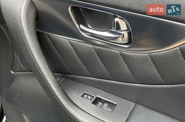 Внедорожник / Кроссовер Infiniti FX 35 2010 в 