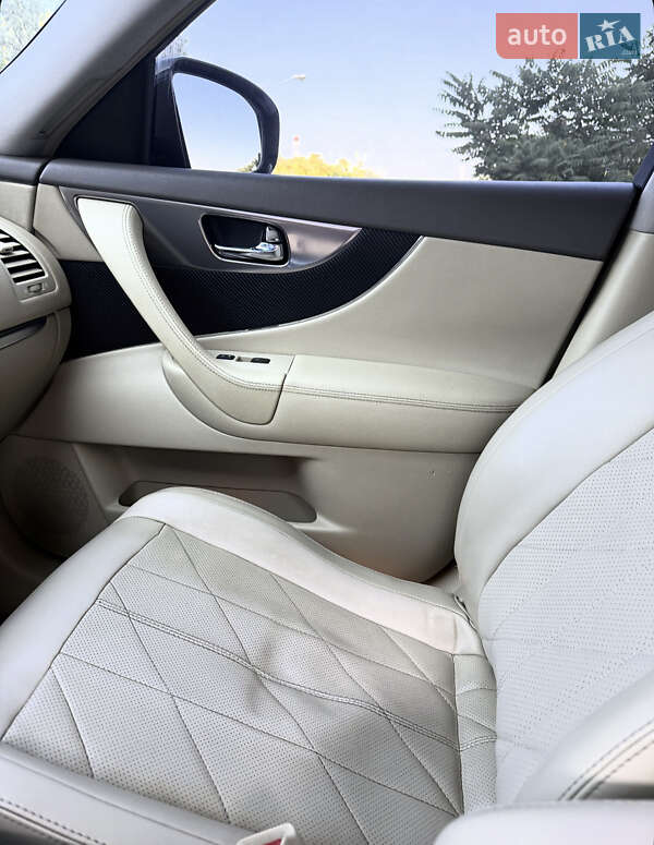 Позашляховик / Кросовер Infiniti FX 35 2008 в Одесі фото 13 Позашляховик / Кросовер Infiniti FX 35 2008 в Одесі