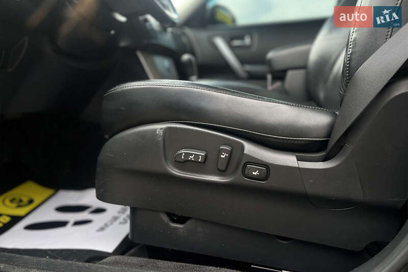 Внедорожник / Кроссовер Infiniti FX 35 2006 в Мукачево фото 17 Внедорожник / Кроссовер Infiniti FX 35 2006 в Мукачево