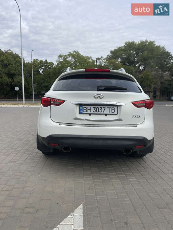 Позашляховик / Кросовер Infiniti FX 35 2011 в Одесі