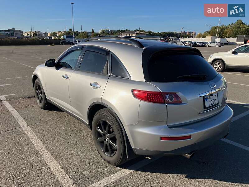 Infiniti FX 35 2005