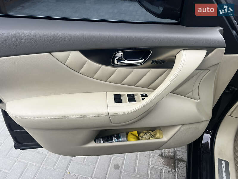 Внедорожник / Кроссовер Infiniti FX 35 2009 в Запорожье