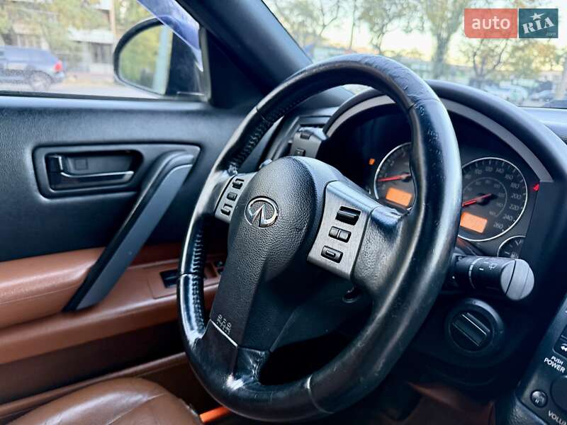 Внедорожник / Кроссовер Infiniti FX 35 2004 в Одессе