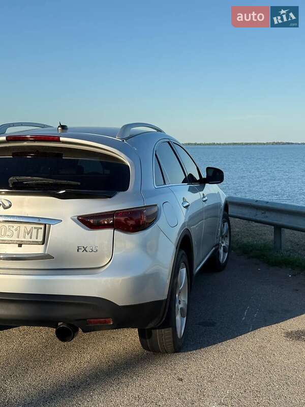 Внедорожник / Кроссовер Infiniti FX 35 2010 в Черкассах