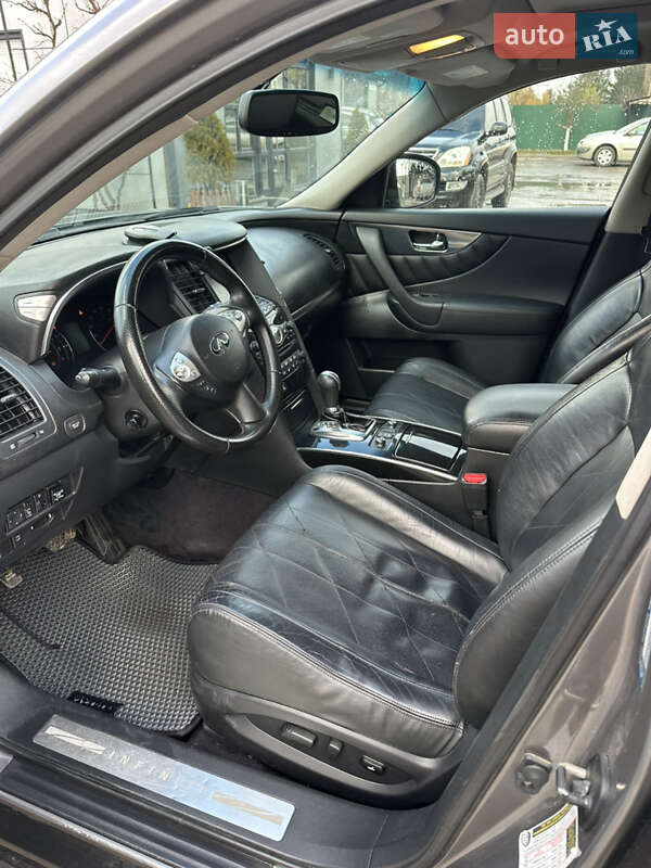Внедорожник / Кроссовер Infiniti FX 35 2011 в Теофиполе