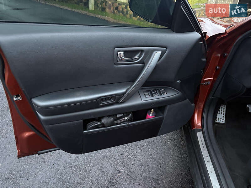 Позашляховик / Кросовер Infiniti FX 35 2007 в Житомирі