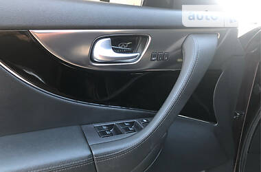 Позашляховик / Кросовер Infiniti FX 37 2010 в 