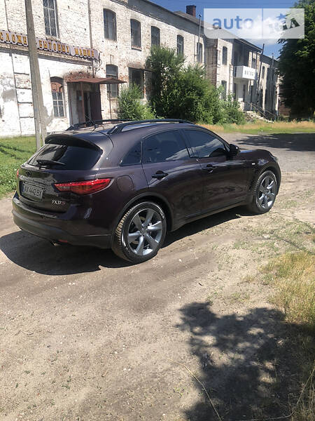 Позашляховик / Кросовер Infiniti FX 37 2011 в 