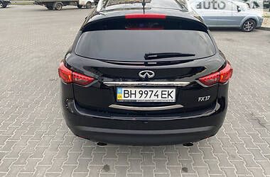 Хэтчбек Infiniti FX 37 2013 в 