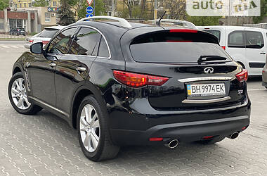 Хэтчбек Infiniti FX 37 2013 в 