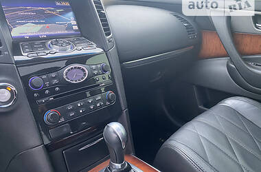 Хэтчбек Infiniti FX 37 2013 в 