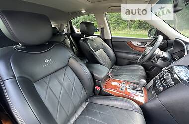 Внедорожник / Кроссовер Infiniti FX 37 2011 в 