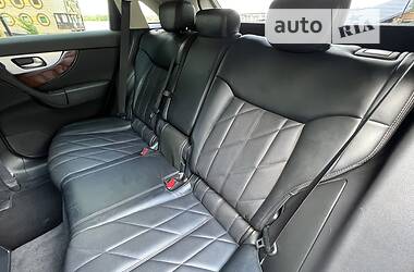 Внедорожник / Кроссовер Infiniti FX 37 2011 в 