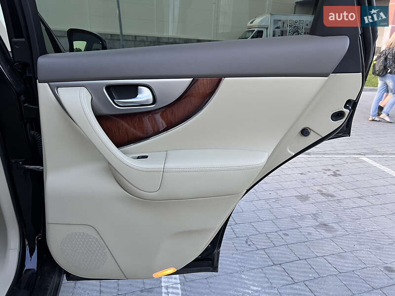Позашляховик / Кросовер Infiniti FX 37 2012 в Львові