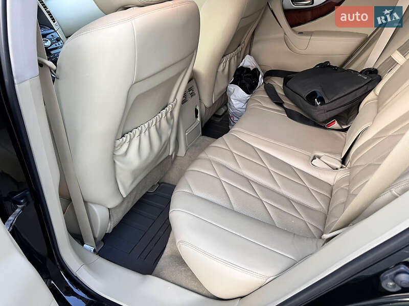 Позашляховик / Кросовер Infiniti FX 37 2012 в Львові