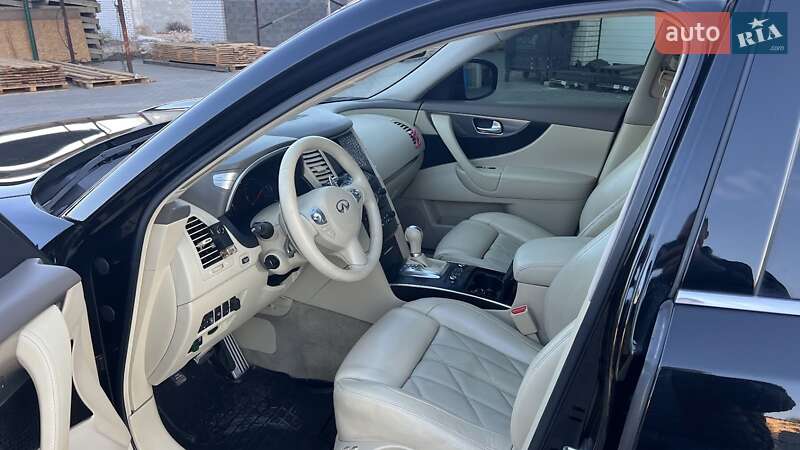 Позашляховик / Кросовер Infiniti FX 37 2010 в Павлограді