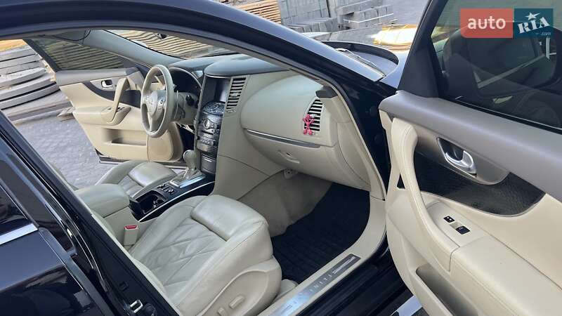 Позашляховик / Кросовер Infiniti FX 37 2010 в Павлограді