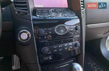 Внедорожник / Кроссовер Infiniti FX 37 2013 в 
