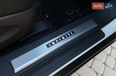 Внедорожник / Кроссовер Infiniti FX 37 2013 в 