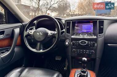 Внедорожник / Кроссовер Infiniti FX 37 2012 в 