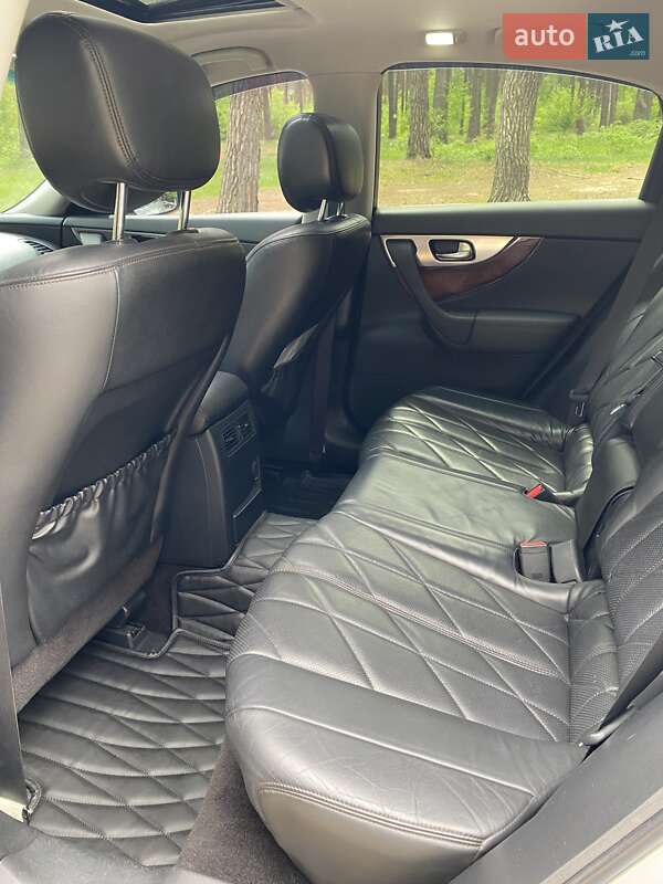 Позашляховик / Кросовер Infiniti FX 37 2010 в Житомирі