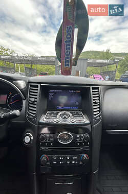 Позашляховик / Кросовер Infiniti FX 37 2011 в 