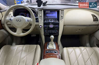 Позашляховик / Кросовер Infiniti FX 37 2012 в 