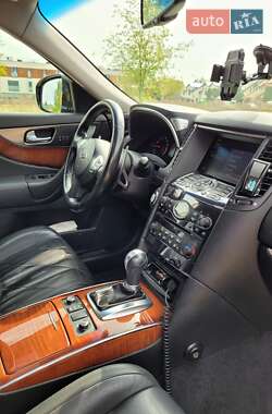 Внедорожник / Кроссовер Infiniti FX 37 2010 в 