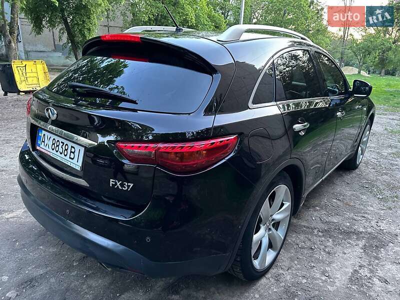 Позашляховик / Кросовер Infiniti FX 37 2011 в Харкові